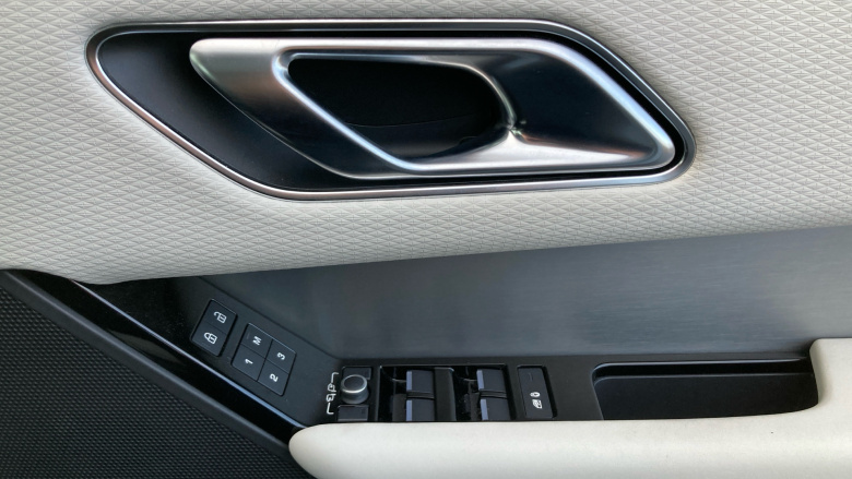 Land Rover Range Rover Velar 2.0 D200 R-Dynamic SE 5dr Auto Diesel Estate